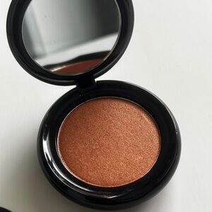 Marc Jacobs Omega Gel Powder Shimmer Copper Eyeshadow Shade 550 NEW without Box